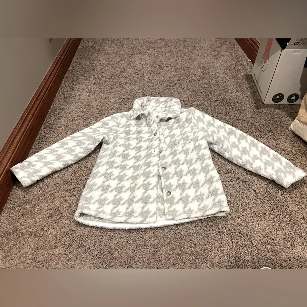 Cute fluffy girls kids single button coat. - Picture 1 of 1